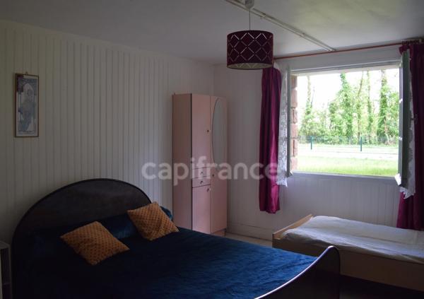 Maison à vendre 120 m2 6 pièces + ses deux appartements 40 et 30 m2 en RDC - SAINT URBAIN (85)