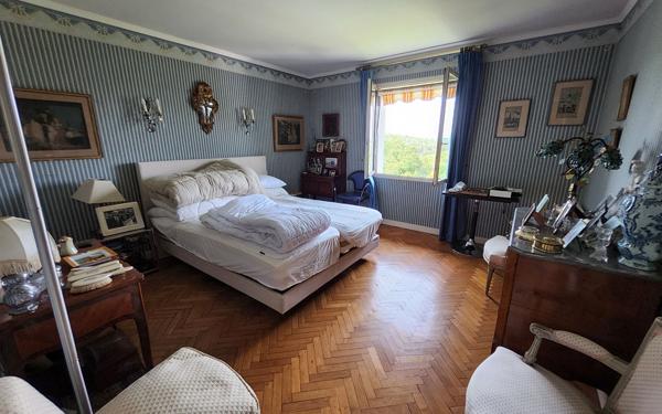 Appartement à vendre    5 pièces • 240 m2 Arbonne