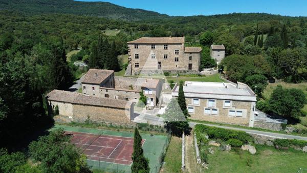 Maison 31 pièces 1200 m2