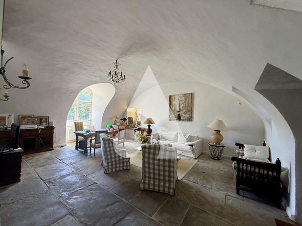 Maison 31 pièces 1200 m2