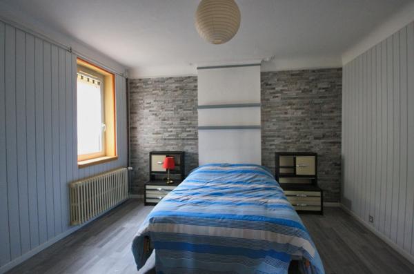 Maison 4 chambres avec spacieuse dépendance.