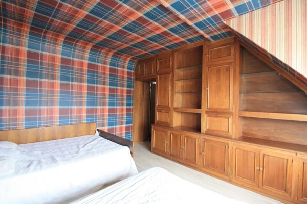 Maison 4 chambres avec spacieuse dépendance.