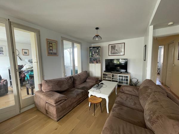 Appartement 3 pièce(s) Gif sur Yvette Chevry