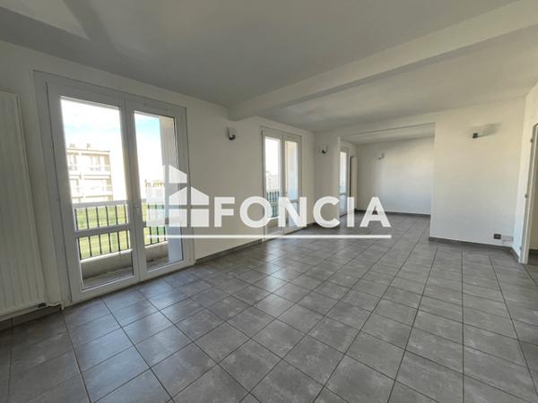 Location Appartement 4 pièces 101.5 m² - 3 SQUARE MARCEL BISCAYE Beziers 34500