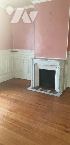 Maison à Vendre à Eu (76260) en Seine-Maritime (76)

À vendre, maison située à Eu, offrant un...