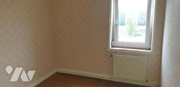 Maison à Vendre à Eu (76260) en Seine-Maritime (76)

À vendre, maison située à Eu, offrant un...