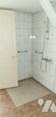 Maison à Vendre à Eu (76260) en Seine-Maritime (76)

À vendre, maison située à Eu, offrant un...