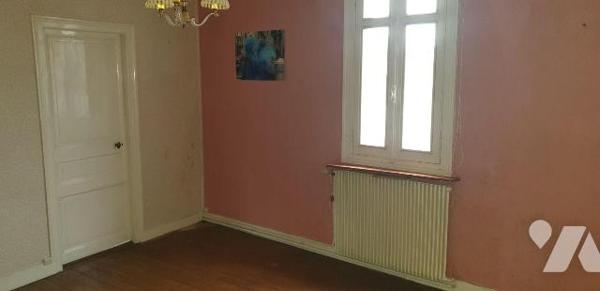 Maison à Vendre à Eu (76260) en Seine-Maritime (76)

À vendre, maison située à Eu, offrant un...