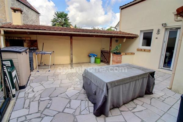 Maison 5 pièces de 100 m2 à vendre à MANTES LA VILLE (78) au prix de 237000 euros