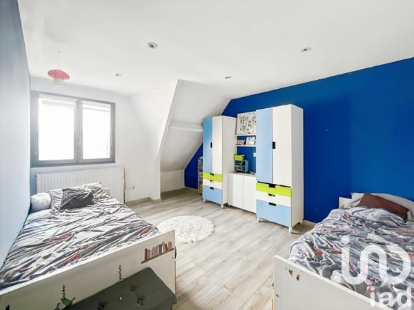 Maison traditionnelle 6 pièces de 130 m² à Montfermeil (93370)