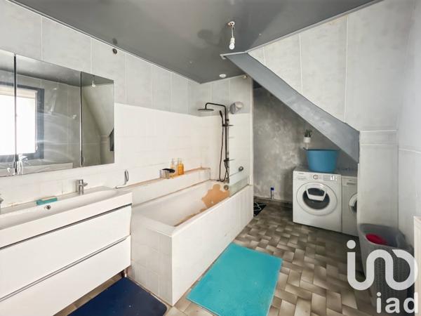 Maison traditionnelle 6 pièces de 130 m² à Montfermeil (93370)