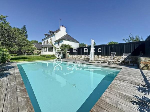 QUEVEN : Aux portes de Lorient, magnifique propriété de caractère avec piscine et dépendances