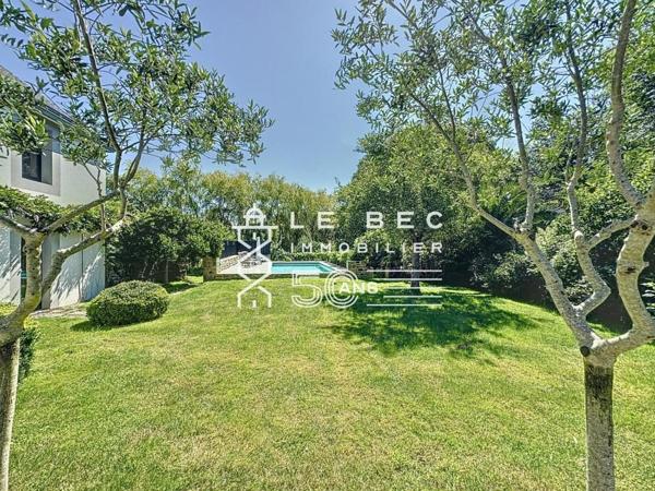 QUEVEN : Aux portes de Lorient, magnifique propriété de caractère avec piscine et dépendances