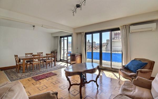 Appartement à vendre    4 pièces •  Marseille 5