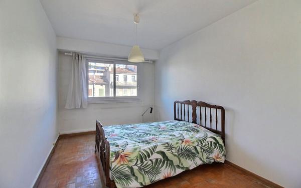 Appartement à vendre    4 pièces •  Marseille 5