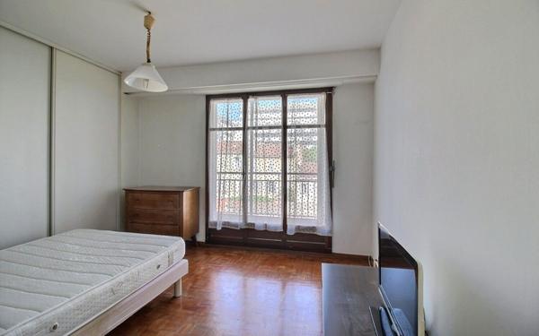 Appartement à vendre    4 pièces •  Marseille 5