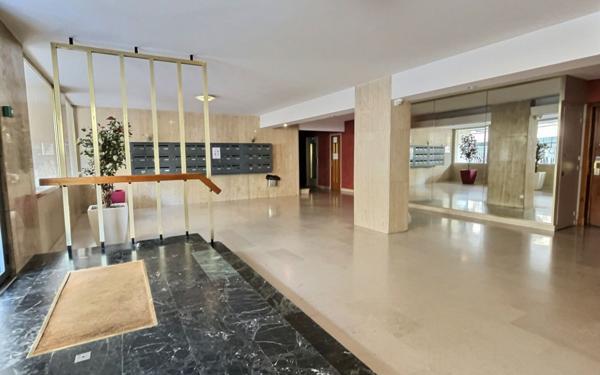 Appartement à vendre    4 pièces •  Marseille 5