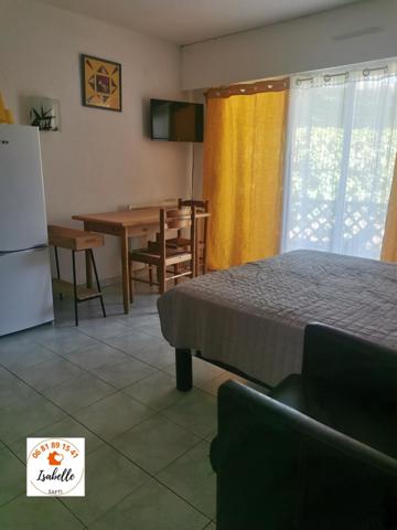 Joli studio meublé en rez-de-chaussée dans une résidence ombragée avec terrasse