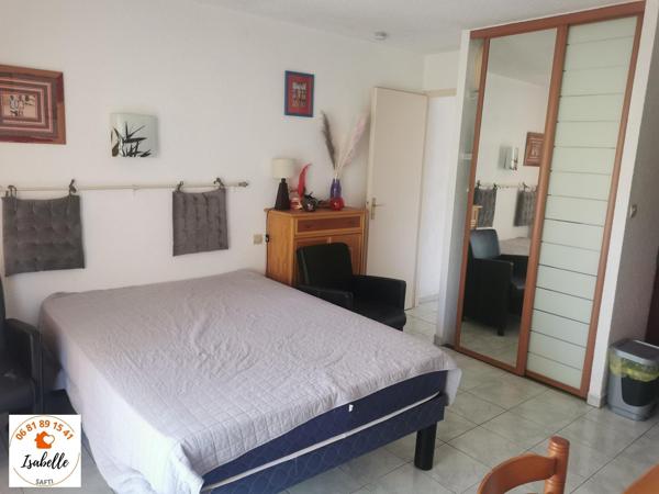 Joli studio meublé en rez-de-chaussée dans une résidence ombragée avec terrasse