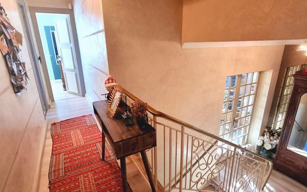 Maison à vendre    6 pièces • 223 m2 Gelos