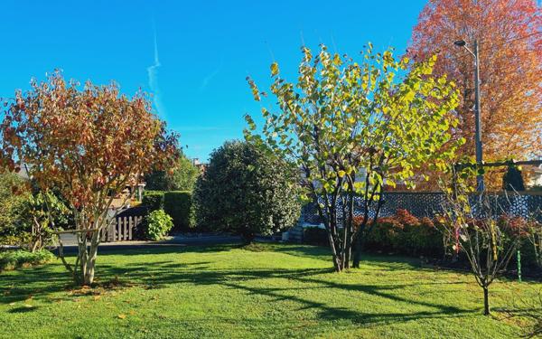 Maison à vendre    6 pièces • 223 m2 Gelos