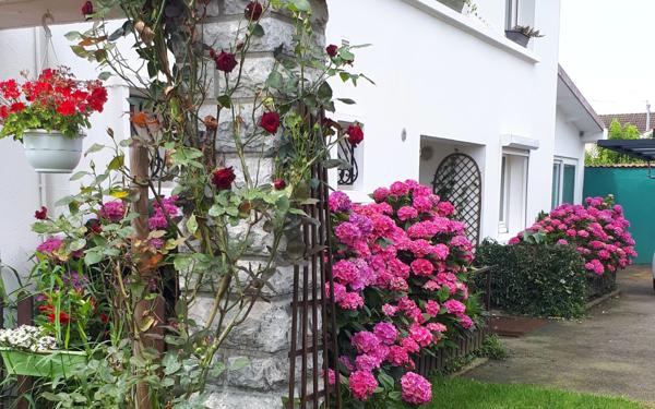 Maison à vendre    6 pièces • 223 m2 Gelos