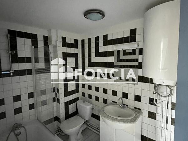 Location Studio 29.81 m² - 28 RUE STANISLAS Nancy 54000