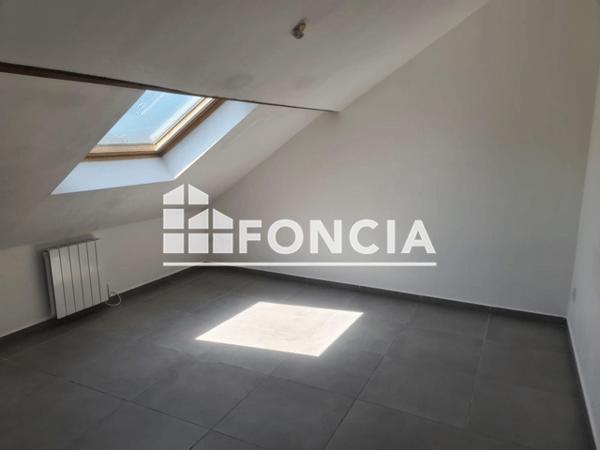 Location Appartement 2 pièces 40 m² - 211 FAUBOURG RECLUS Chambery 73000