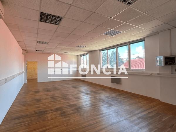 Location Local commercial 3 pièces 113.2 m² - Grenoble 38100