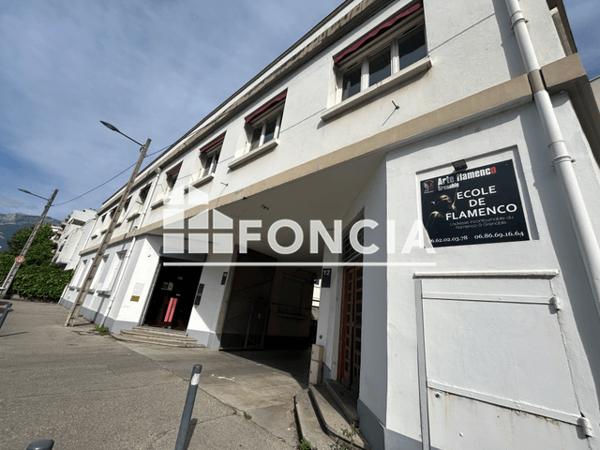 Location Local commercial 3 pièces 113.2 m² - Grenoble 38100