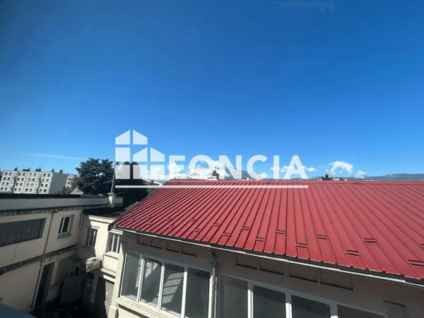 Location Local commercial 3 pièces 113.2 m² - Grenoble 38100