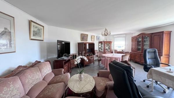 Quimper (29000) – Kerfeunteun Spacieux appartement T4 de 109 m² habitables - Deux terrasses et garage double en sous-sol.