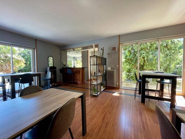 Aussillon 81200 – Elégante maison et appartement rénovés avec terrain et piscine