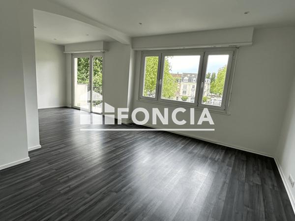 Location Appartement 5 pièces 97.47 m² - 12 AVENUE ROGER SALENGRO Mulhouse 68200