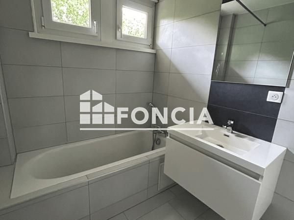 Location Appartement 5 pièces 97.47 m² - 12 AVENUE ROGER SALENGRO Mulhouse 68200