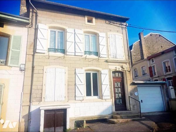 MAISON DE VILLE AVEC GARAGE A VENDRE A STENAY