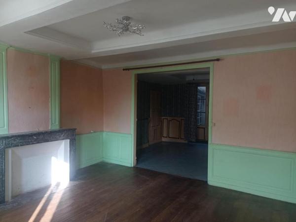 MAISON DE VILLE AVEC GARAGE A VENDRE A STENAY