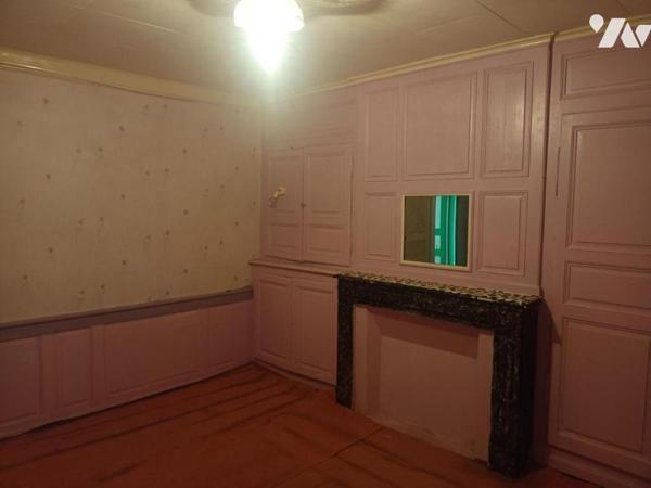 MAISON DE VILLE AVEC GARAGE A VENDRE A STENAY