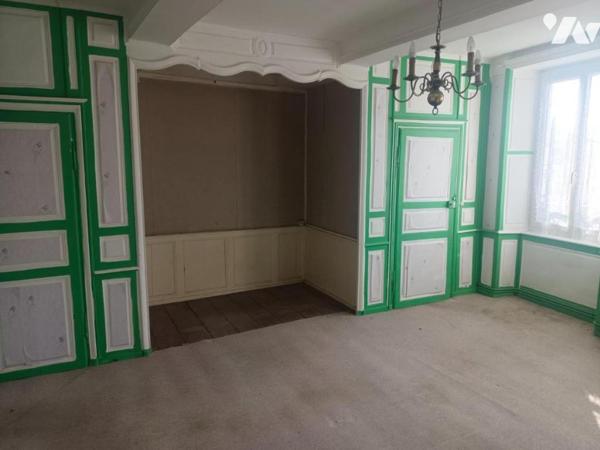 MAISON DE VILLE AVEC GARAGE A VENDRE A STENAY