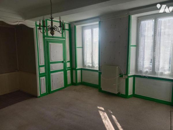 MAISON DE VILLE AVEC GARAGE A VENDRE A STENAY