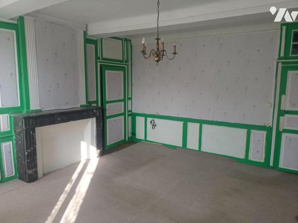 MAISON DE VILLE AVEC GARAGE A VENDRE A STENAY