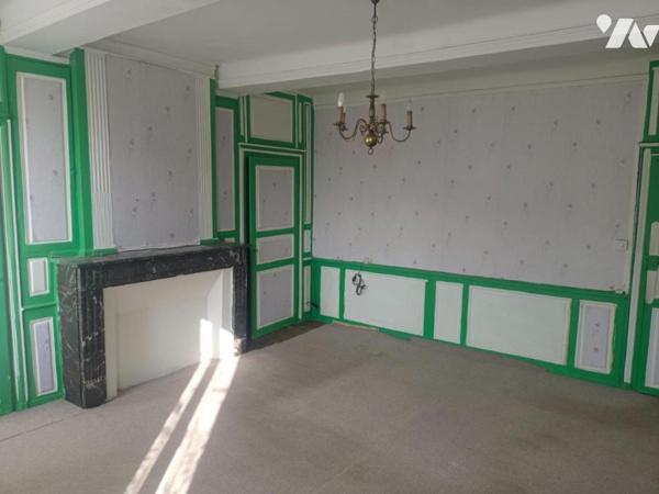 MAISON DE VILLE AVEC GARAGE A VENDRE A STENAY