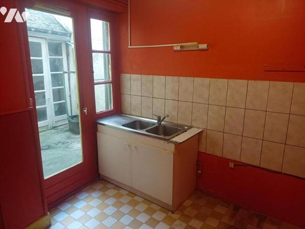 MAISON DE VILLE AVEC GARAGE A VENDRE A STENAY