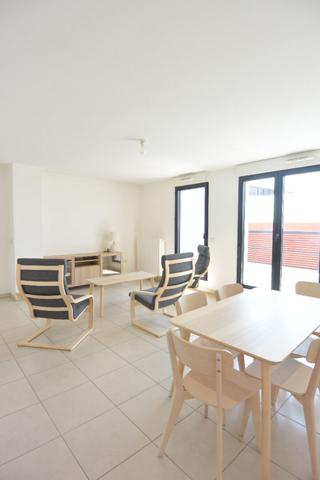 CHARTRONS Appartement 4 pièce(s)