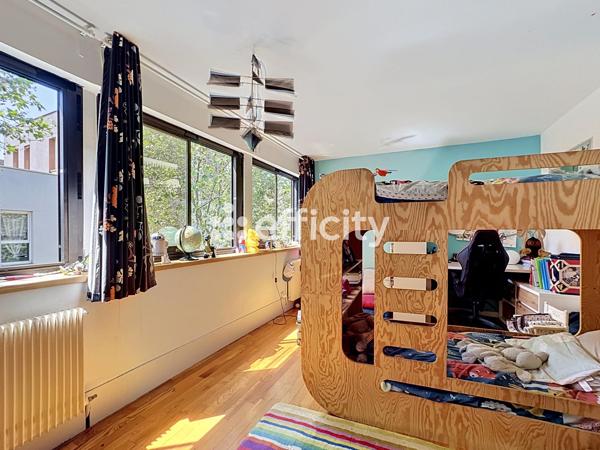 Appartement
         4 pièces
        - 109 m² Exclusivité 710 000 € *