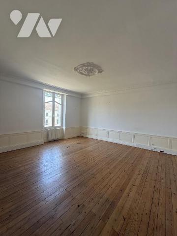ANGERS CENTRE IMMEUBLE EN PLEINE PROPRIETE A USAGE MIXTE