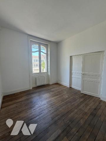 ANGERS CENTRE IMMEUBLE EN PLEINE PROPRIETE A USAGE MIXTE
