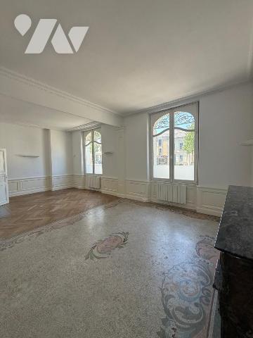 ANGERS CENTRE IMMEUBLE EN PLEINE PROPRIETE A USAGE MIXTE
