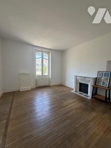 ANGERS CENTRE IMMEUBLE EN PLEINE PROPRIETE A USAGE MIXTE
