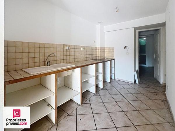 Rians Immeuble de rapport  local commercial + Appartements